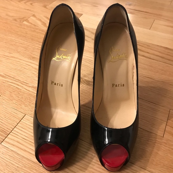Louboutin open toes pump